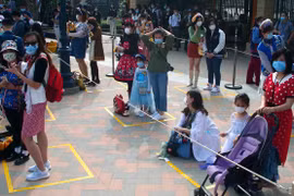 Disneyland Thượng Hải bắt đầu mở cửa đón khách trở lại. (Ảnh: AP)