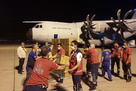 Thổ Nhĩ Kỳ gửi hàng viện trợ tới Liban. (Ảnh: BQP Thổ Nhĩ Kỳ)