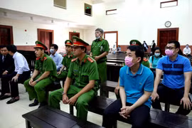 Các bị cáo tại phiên tòa ngày 10/2/2020. (Ảnh: Thành Chung/TTXVN)