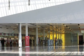 Sân bay Canberra vắng bóng người do dịch bệnh. (Ảnh: THX/TTXVN)