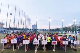 Khai mạc giải bóng đá doanh nghiệp Việt Nam tại Campuchia 