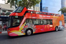 Xe bus du lịch 2 tầng tại TP. HCM