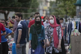Iran đang đối mặt với làn sóng bùng phát dịch mới. (Ảnh: THX/TTXVN)