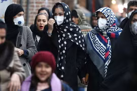 COVID-19 bắt đầu bùng phát tại Iran. (Ảnh: Reuters)