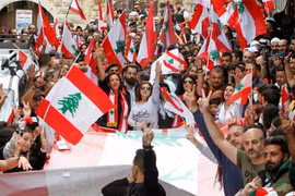 Biểu tình ở Liban. (Ảnh: Reuters)