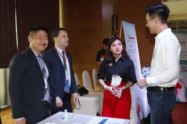 Các đại biểu tham gia buổi đối thoại. (Ảnh: Thanh Vũ/TTXVN)