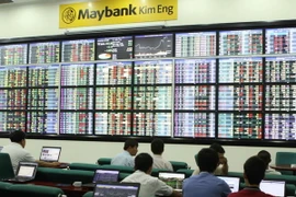 Giao dịch chứng khoán tại sàn Maybank KIM ENG. (Ảnh: Hoàng Hải/TTXVN)