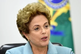 Tổng thống Brazil Dilma Rousseff tại cuộc họp với các Thống đốc bang ở thủ đô Brasilia ngày 8/12. (Nguồn: AFP/TTXVN)