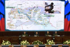 Bộ Quốc phòng Nga công bố những bức ảnh chụp ngày 13-14/11 cho thấy một số lượng lớn xe chở dầu tập trung hoặc di chuyển đang chuyển dầu sang Thổ Nhĩ Kỳ. (Nguồn: AFP/TTXVN)