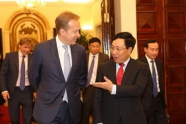 Phó Thủ tướng, Bộ trưởng Bộ Ngoại giao Phạm Bình Minh tiếp Chủ tịch Diễn đàn Kinh tế thế giới (WEF) Borge Brende. (Ảnh: Dương Giang/TTXVN)