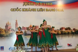 Một tiết mục biểu diễn nghệ thuật tại buổi lễ. (Ảnh: Xuân Khu/TTXVN)