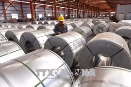 Sản phẩm nhôm cuộn tại một nhà máy ở Sơn Đông, Trung Quốc. (Nguồn: AFP/TTXVN)