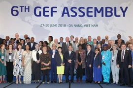 Thủ tướng Nguyễn Xuân Phúc và các đại biểu tham dự kỳ họp. (Ảnh: Thống Nhất/TTXVN)