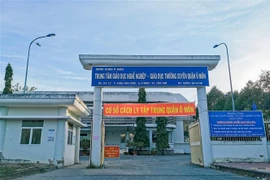 Trung tâm Giáo dục nghề nghiệp-Giáo dục thường xuyên quận Ô Môn là một trong ba cơ sở được sử dụng làm khu cách ly tập trung tại quận Ô Môn. (Ảnh: Thanh Liêm/TTXVN)