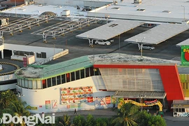 Siêu thị BigC Đồng Nai đang trong thời gian khoanh vùng cách ly 21 ngày sau khi có ca dương tính với Covid-19 từng đến đây mua sắm. (Nguồn: Báo Đồng Nai)