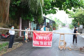 Các chốt kiểm dịch được lập tại huyện Vĩnh Bảo, đảm bảo công tác phòng chống dịch đúng theo quy định. (Ảnh: TTXVN)