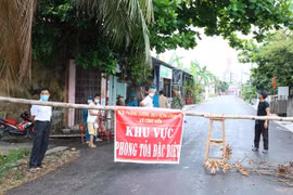 Các chốt kiểm dịch được lập tại huyện Vĩnh Bảo, đảm bảo công tác phòng chống dịch đúng theo quy định. (Ảnh: TTXVN)