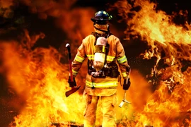 Một người lính cứu hỏa. (Nguồn: AP)