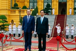 Quang cảnh lễ đón Thủ tướng New Zealand John Key. (Ảnh: Đức Tám/TTXVN)