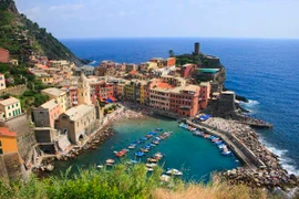 Vernazza, một trong năm ngôi làng ở Cinque Terre, Tây Bắc Italy. (Nguồn: In Stock)