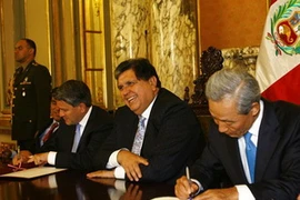 Tại lễ ký. (Nguồn: Internet)