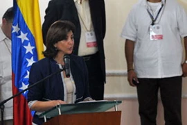 Ngoại trưởng Colombia María Angela Holguín phát biểu trong cuộc gặp với người đồng cấp Venezuela. (Nguồn: AFP)
