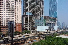 Các công trình xây dựng ở thủ đô Jakarta của Indonesia. (Nguồn: AFP/TTXVN)