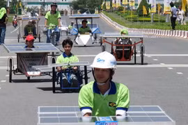 Các mẫu xe tham gia cuộc thi. (Ảnh: Thế Anh/TTXVN)