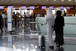 Hành khách tại sân bay quốc tế Hamad ở Doha, Qatar. (Nguồn: Reuters)
