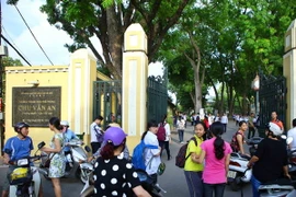 Trường trung học phổ thông Chu Văn An có điểm chuẩn cao nhất là 55,5 điểm. (Ảnh: Minh Quyết/TTXVN)