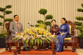 Phó Bí thư Thành ủy Thành phố Hồ Chí Minh Võ Thị Dung tiếp ông Nhem Valy, Quyền Tổng Thư ký Hội đồng Quốc gia Mặt trận Đoàn kết Phát triển Tổ quốc Campuchia. (Nguồn: hcmcpv.org.vn)