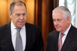 Ngoại trưởng Nga Sergey Lavrov (trái) và người đồng cấp Mỹ Rex Tillerson. (Nguồn: abc.net.au)