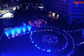 [Video] Lung linh nhạc nước tại Vincom MegaMall ở Times City