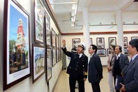 Trưng bày chuyên đề “Biên giới-Biển đảo quê hương” 