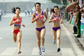 1.500 người tham gia lễ phát động giải chạy Báo Hà Nội Mới