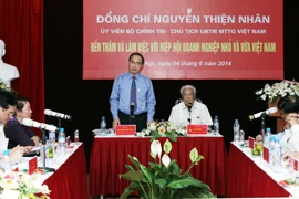 Chủ tịch Mặt trận Tổ quốc làm việc với các doanh nghiệp nhỏ và vừa
