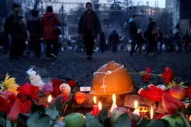 Chủ tịch Quốc hội Ukraine từ chức, Tổng thống rời Kiev