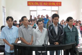 Tạm hoãn phiên tòa xử 5 cựu công an dùng nhục hình