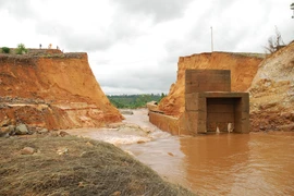 Khẩn trương tìm nguyên nhân vỡ đê quai thủy điện Ia Krel 2