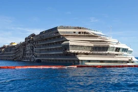 Xác tàu Costa Concordia được tháo dỡ vào tháng Sáu