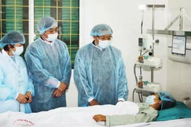 Lãnh đạo Hà Nội thăm bệnh nhân ca ghép thận đầu tiên