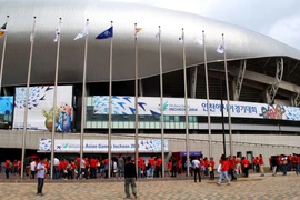 Sân Hwangseong - “sân khấu” của cổ động viên Olympic Việt Nam