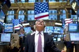Chỉ số chứng khoán Mỹ S&P 500 lên mức cao kỷ lục mới 