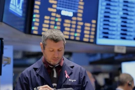 Chứng khoán châu Á biến động trái chiều phiên đầu năm 