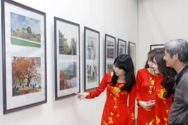 Cầu truyền hình "Hà Nội-Huế-TP. Hồ Chí Minh: Nghĩa tình sắt son"