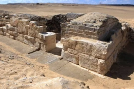 Phát hiện 2 lăng mộ cổ 4.200 năm thờ thầy tế tại Ai Cập