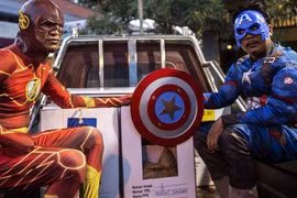Các siêu anh hùng Avengers bảo vệ cuộc bầu cử ở Indonesia