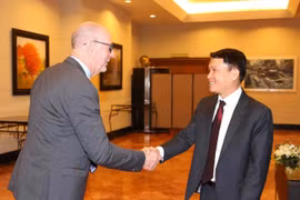  Tổng giám đốc Thông tấn xã Việt Nam Nguyễn Đức Lợi chào mừng các đại biểu tới Hà Nội tham dự Hội nghị Ban chấp hành OANA lần thứ 44. 