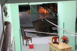 Hành lang tòa nhà Khoa Ngoại tổng hợp Bệnh viện Đà Nẵng sụt sâu hơn 2m
