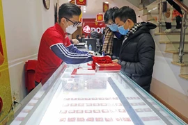 Giá vàng tiếp tục thiết lập kỷ lục mới, trên 69 triệu đồng mỗi lượng